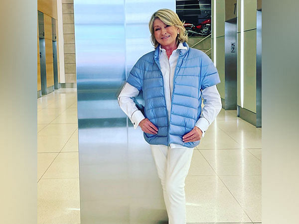Martha Stewart tests positive for COVID-19