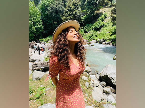 'Queen' Kangana Ranaut's day out with family in Himachal