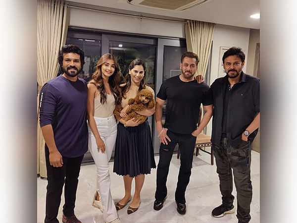 Salman Khan Pays Visit To Ram Charan, Poses Happily With Venkatesh ...