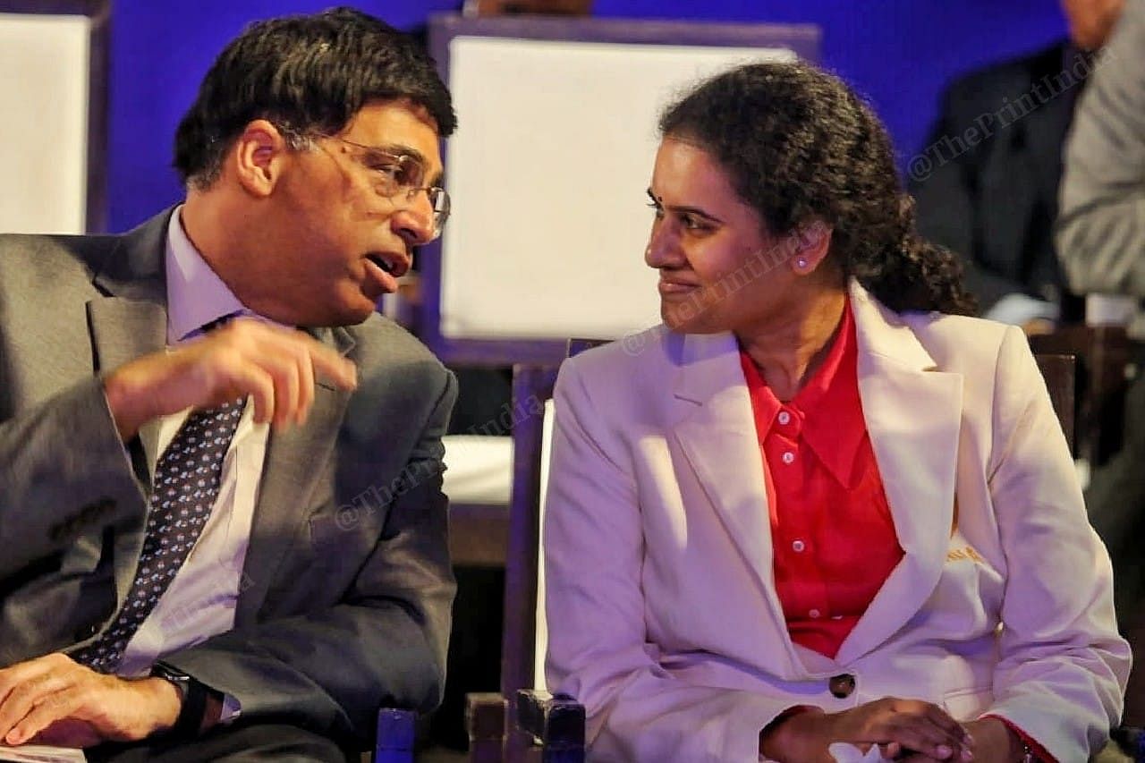 Viswanathan Anand speaks to Koneru Humpy | Photo: Praveen Jain | ThePrint