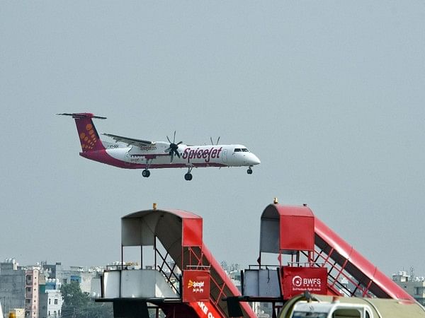 Jabalpur-bound SpiceJet flight makes landing in Delhi after failure to regain cabin pressure differential