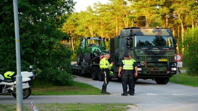 Dutch ‘military vehicles tow away’ protesters’ tractors as farmers agitate against emission caps