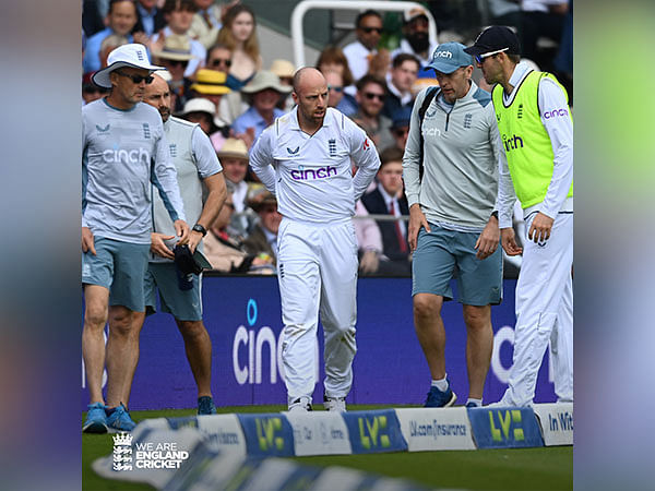 England spinner Jack Leach withdrawn from remainder of first Test against NZ due to concussion symptoms
