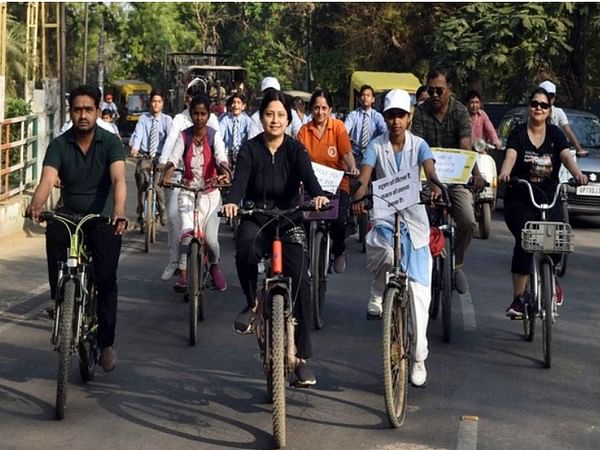 World Environment Day: Surat Police organises cycle rally 