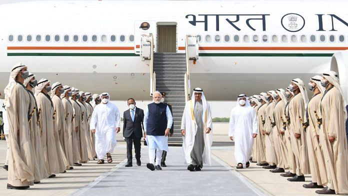 PM Narendra Modi with UAE President Sheikh Mohamed bin Zayed Al Nahyan in Abu Dhabi Tuesday | @narendramodi | Twitter