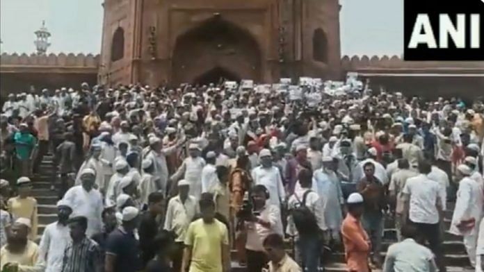Protest erupted outside Jama Masjid after the Friday prayers, on 10 June 2022 | Twitter/@ANI