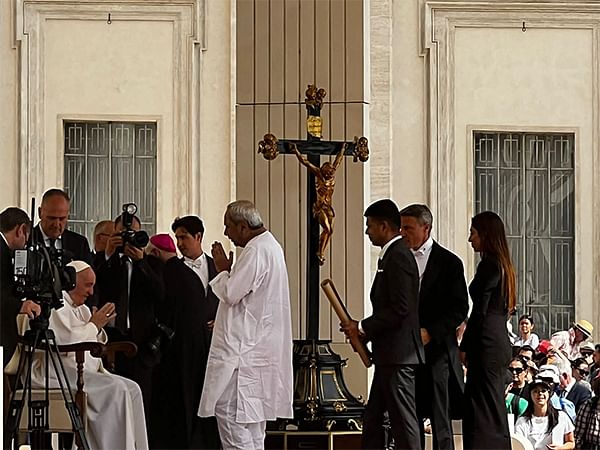 Odisha Chief Minister Naveen Patnaik meets Pope Francis in Vatican City ...