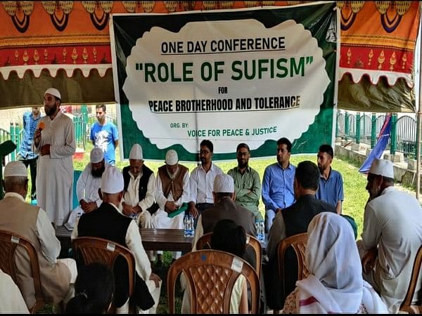 Sufi conference held in Kashmir, lays emphasis on peace and brotherhood