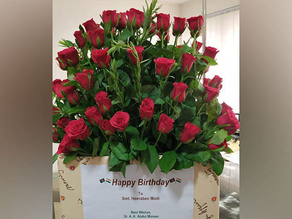 Bangladesh Foreign Minister sends birthday greetings with 100 roses to PM Modi's mother