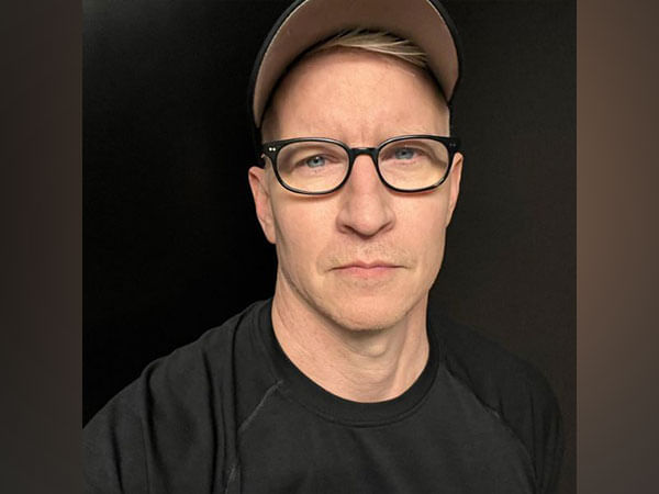 Anderson Cooper recalls realization of being gay after watching Richard Gere play