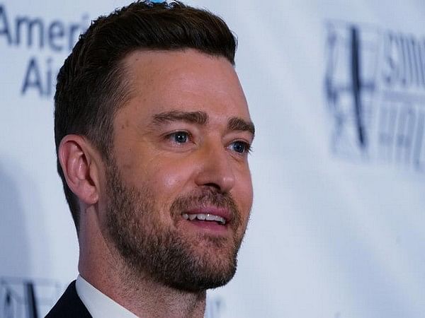 Justin Timberlake Mocked By Twitterati Over Awkward Dance Moves ...