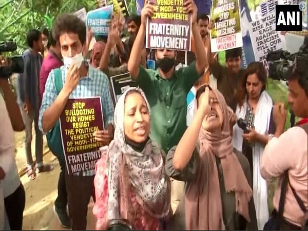 JNU students protest against demolition of Prayagraj violence accused Javed Ahmed's house