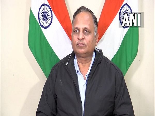 ED seizes Rs 2.85 cr cash, 1.80 kg gold from Satyendar Jain's aide during raid