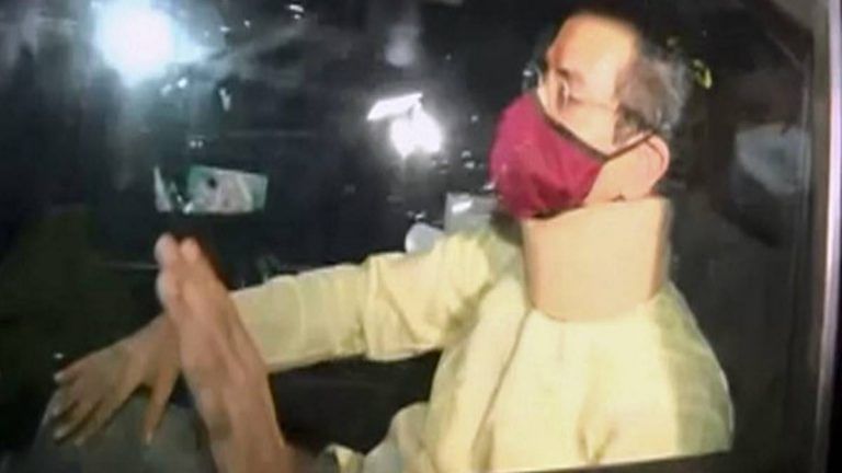 Hours after saying he was ‘ready to resign’, Uddhav Thackeray moves out of CM’s bungalow