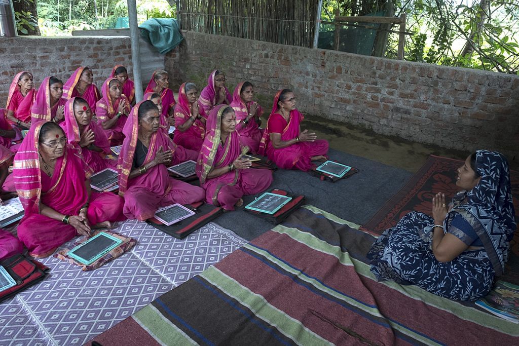 Shital More begins the class with a prayer | Jayati Saha