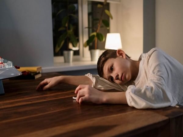 Childhood loneliness can result in drinking problems among young adults: Study
