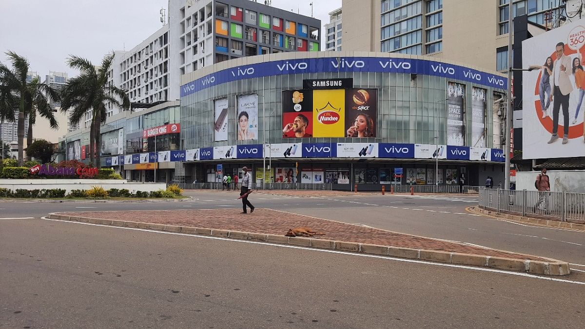 A deserted road junction in other part of Colombo on 10 July | ThePrint | Regina Mihindukulasuriya