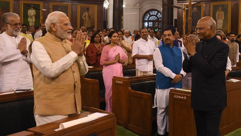 No, Modi didn’t disregard Kovind. Clip from President’s farewell ceremony taken out of context.