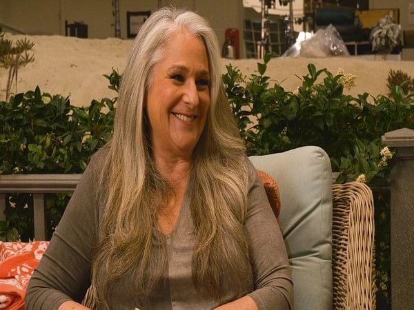 'Friends' co-creator Marta Kauffman apologizes for misgendering Matthew Perry's character's parent