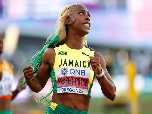 World Athletics C'ship: Shelly-Ann Fraser-Pryce blazes to victory in women's Track & Field 100m final