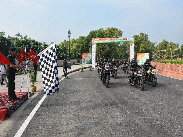 Army flags off motorcycle expedition to commemorate Kargil War victory