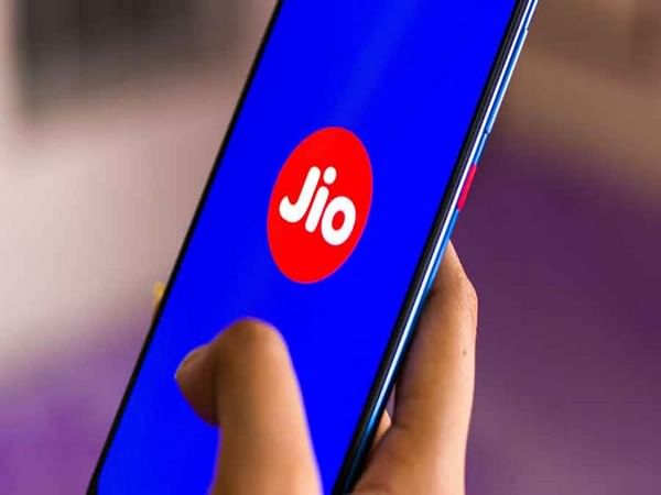 5G spectrum auction: Reliance Jio deposits Rs 14,000 crore EMD, Adani Rs 100 crore 