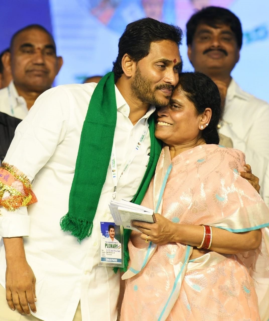Vijayamma hugs son Jagan after announcing her decision to quit party | By special arrangement