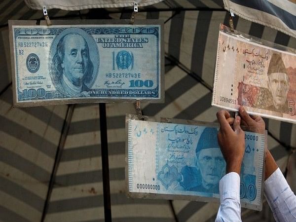 Pakistani Rupee Reaches Record Low Against US Dollar - Pakiology