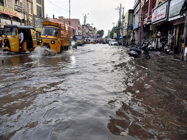 Sindh govt announces public holiday on Monday amid heavy rain forecast