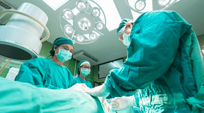 Surgeons perform an operation | Representational image | Pixabay