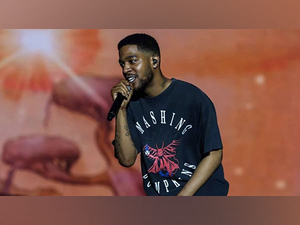 Rapper Kid Cudi walks off stage after crowd throws objects at him