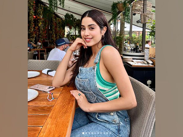 ' Good Luck Jerry' promotion: Janhvi  flaunts her 'Kapoor Jawline' in her recent video