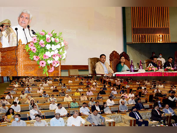 J-K exports can increase 3 times in next 5 years, says LG Manoj Sinha