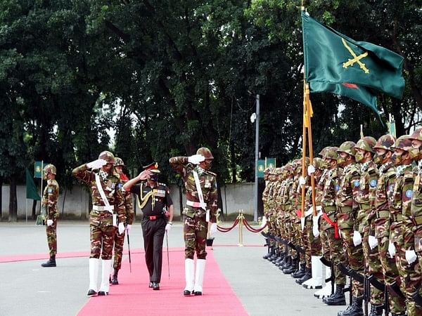 Indian Army chief receives Guard of Honour in Bangladesh