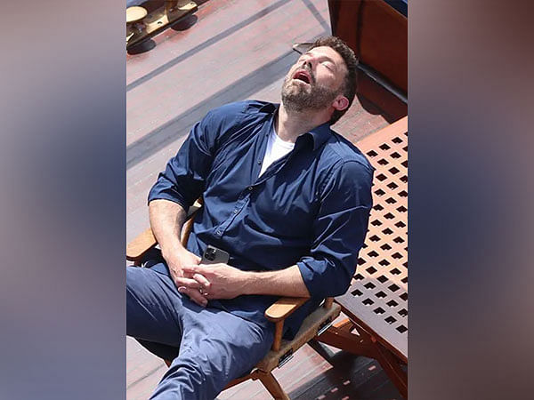 Ben Affleck falls asleep on cruise during Paris honeymoon, picture goes viral 