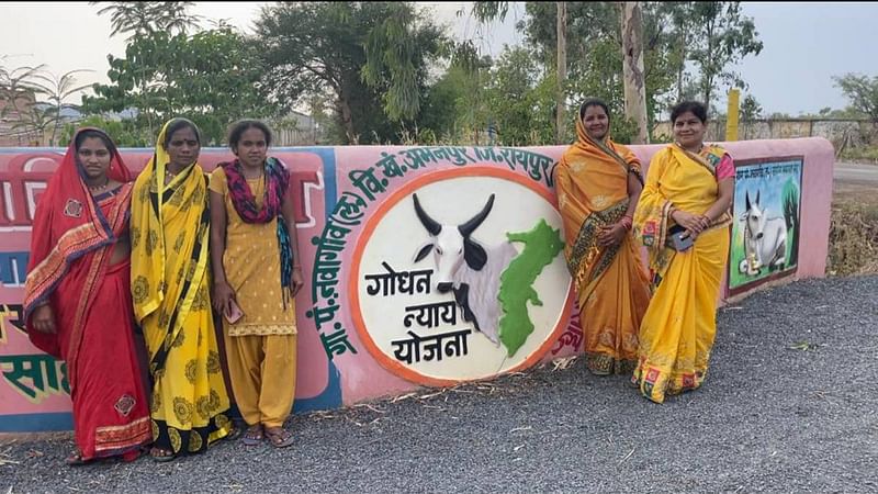 Women workers at the Navagaon gauthan | Photo: Ishadrita Lahiri | ThePrint