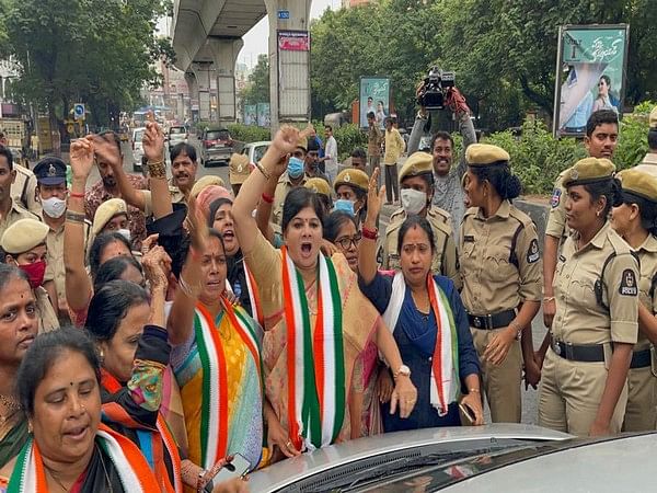 Sonia Gandhi ED case: Congress leaders stage protest at Hyderabad's party  office – ThePrint – ANIFeed