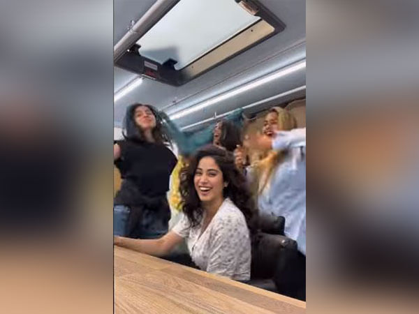 Janhvi Kapoor asks fans to open their 'Mor wale pankh' after new song release
