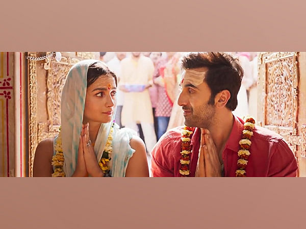 'Brahmastra': Ranbir-Alia's new romantic track 'Kesariya' trolled for 'love storiya'