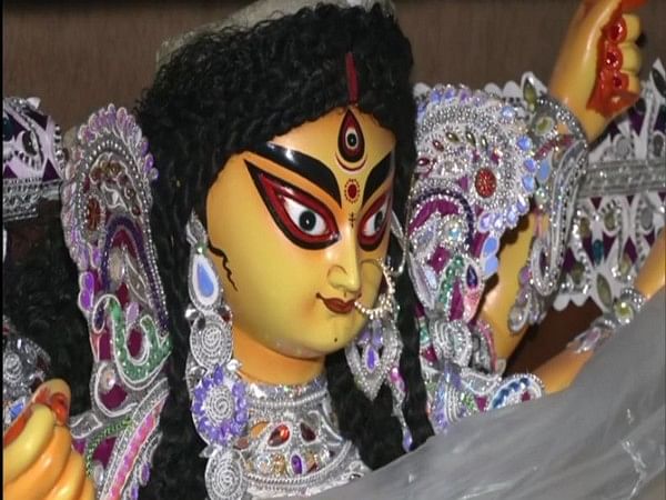 Idol of goddess Durga from Kolkata's Kumartuli ready to go to Dubai