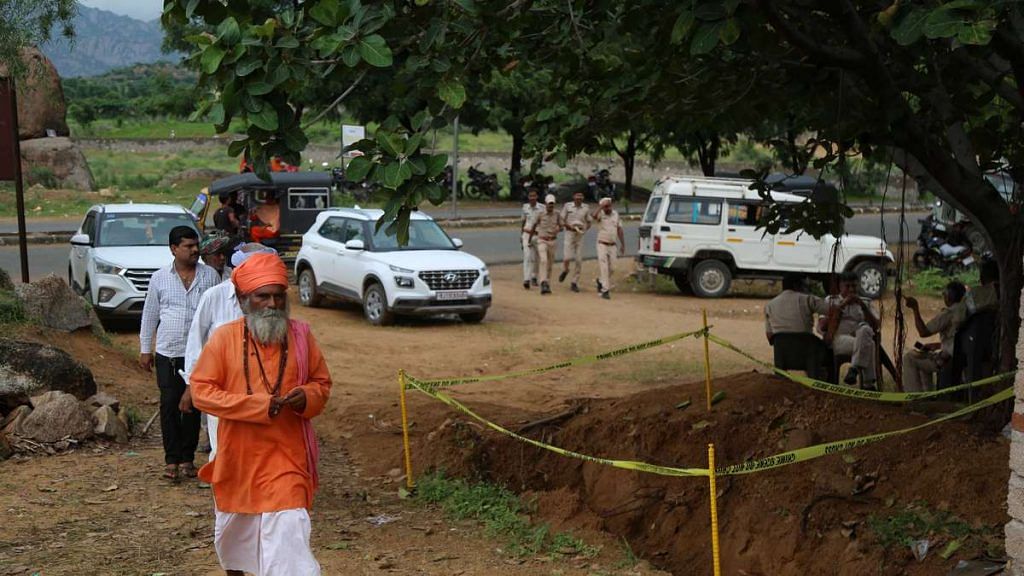The trench next to the banyan tree where Sant Ravinath was found hanging | Suraj Singh Bisht | ThePrint