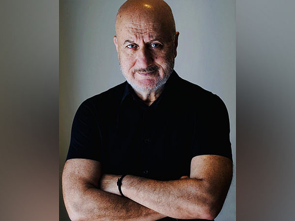 Anupam Kher turns nostalgic as 'Hum Aapke Hain Koun' clocks 28 years