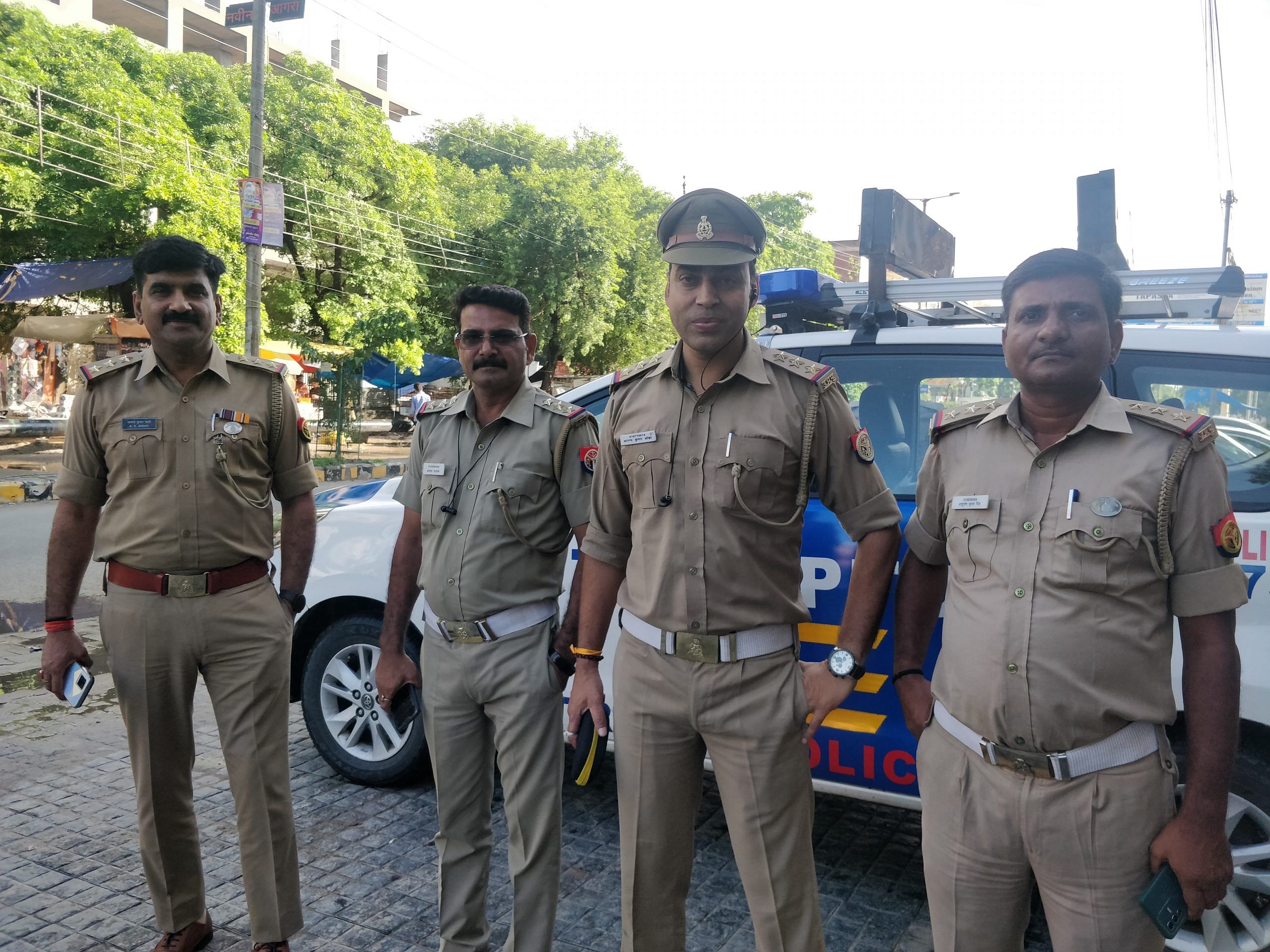 (From L to R) A K Shahi, SHO, Sikandra; Brajesh Pathak, traffic inspector; Ojha; Ashutosh Kumar Singh, Deputy inspector, traffic police | Special arrangement 