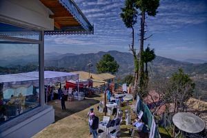 Location plays an important role in literary festivals across India. The 2015 Kumaon Lit Fest held at Te Aroha boutique resort in Dhanachuli showed off the scenic hills of Uttarakhand. | Photo Credit: Facebook/@KumaonLitFestival