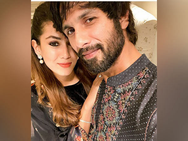 Shahid Kapoor, Mira Rajput redefine couple goals with romantic dance moves at family event