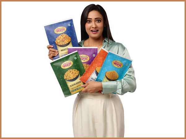 Shreeram Papads announces its newest Brand Ambassador- Welcomes Shweta Tiwari