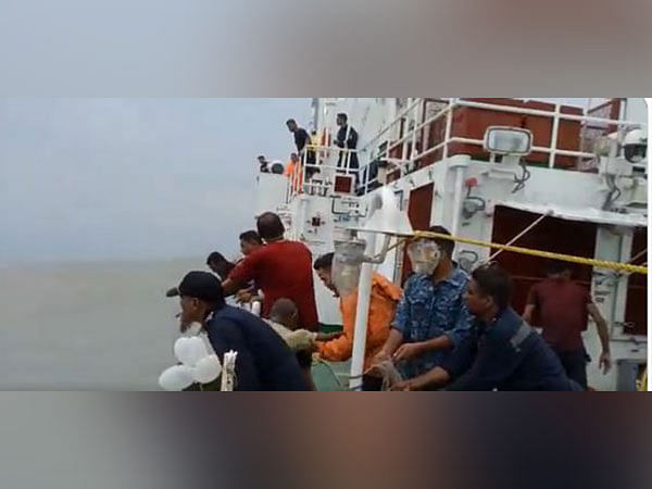 Indian Coast Guard rescues 27 Bangladeshi fishermen