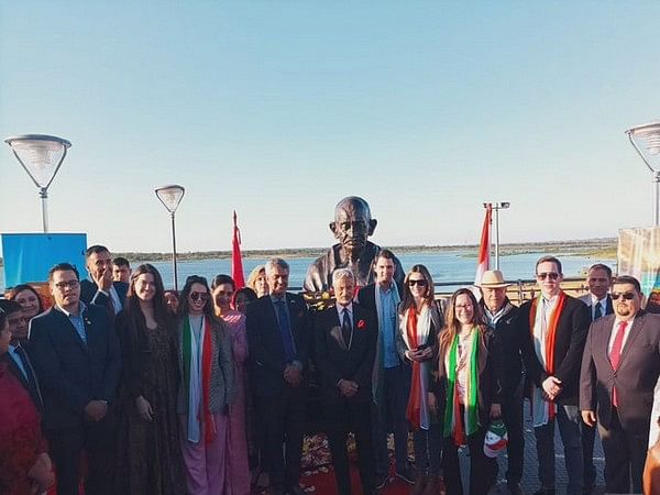 Jaishankar unveils bust of Mahatma Gandhi in Paraguay, calls it statement of solidarity