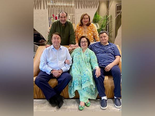Neetu Kapoor along with daughter Riddhima remembers Rajiv Kapoor on actor's birth anniversary 