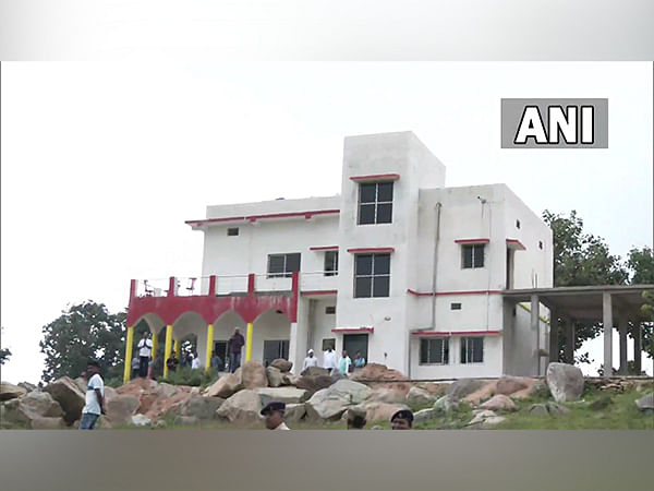 Jharkhand political crisis: Bus carrying UPA MLAs seen at Latratu dam in Khunti 